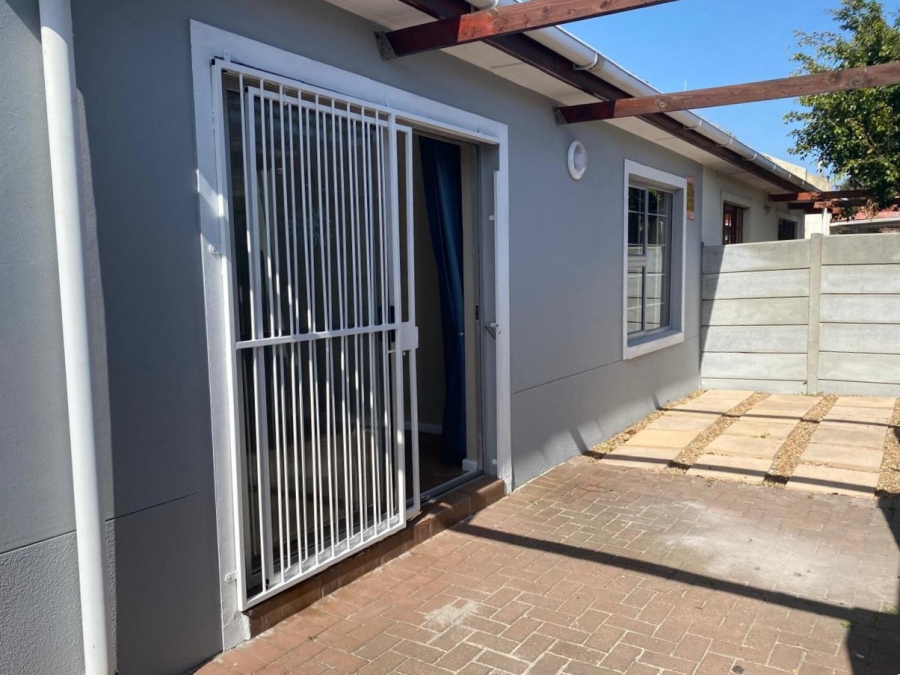 2 Bedroom Property for Sale in Parklands Western Cape